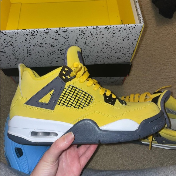 Jordan 4 lighting